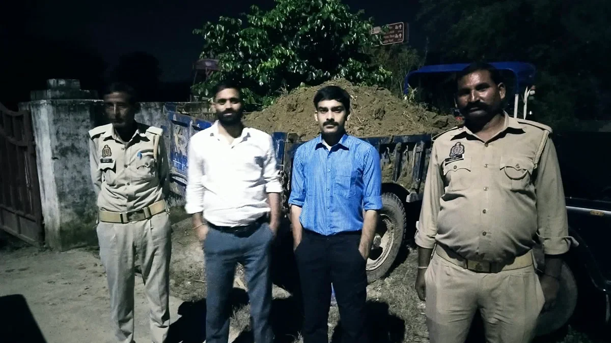 फिरोजाबाद: नायब तहसीलदार ने अवैध खनन में संलिप्त 6 ट्रैक्टर पकड़े