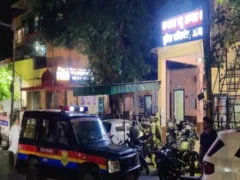 आगरा: युवती से बातचीत के शक पर स्कूटी सवार छात्र पर हमला, सिर पर लोहे की रॉड से प्रहार