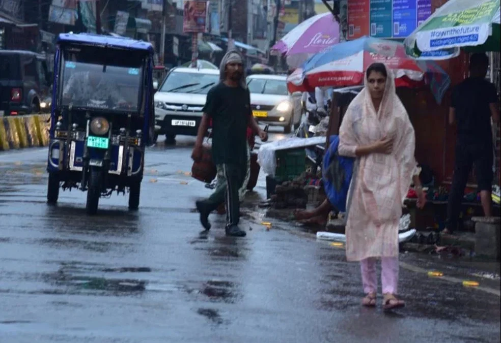 शामली: दोपहर की बूंदाबांदी से गर्मी-उमस में राहत, अधिकतम 27°C दर्ज