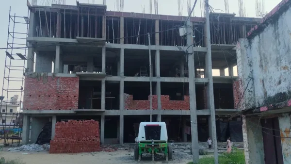 अम्बेडकरनगर: 14 करोड़ के 40 आवासों में लापरवाही, एक्सईएन का अतिरिक्त कार्यभार हटाया गया