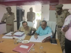 जालौन: बारिश से थाना समाधान दिवस में एक भी फरियादी नहीं पहुँचा, डीएम‑एसपी ने पुरानी शिकायतें देखीं