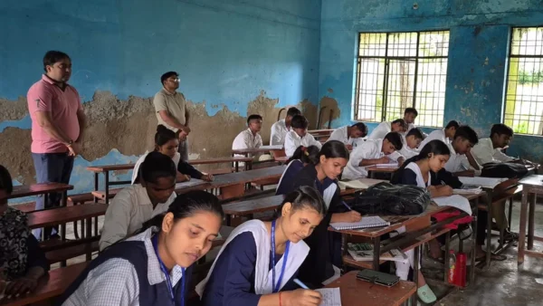 अमेठी: राजकीय इंटर कॉलेज जायस में भाषण व निबंध प्रतियोगिता में रिया व सफरीन प्रथम