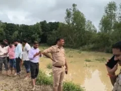 फर्रुखाबाद: कटरा गांव के खनन गड्ढे में दो बच्चे डूबे, 1 शव मिला