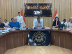 बरेली: डीएम ने आभा आईडी व ई‑संजीवनी तेज करने के निर्देश