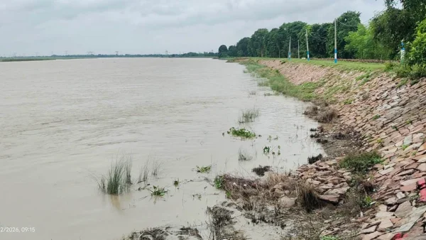 बस्ती: 24 घंटे में सरयू का जलस्तर 17 सेंटीमीटर बढ़ा, तटबंध चौकस