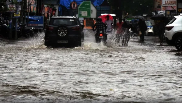 लखनऊ में बारिश थमेगी; बंगाल की खाड़ी का तंत्र कमजोर, सोमवार से घटेगा दायरा