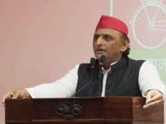 गोरखपुर: जलभराव पर अखिलेश यादव ने सीएम योगी पर तंज, कहा ‘नाव चल रही है’