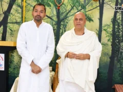 वाराणसी: बिहार स्वास्थ्य मंत्री निशांत कुमार ने अघोर पीठ पर शीश टेका और आशीर्वाद लिया