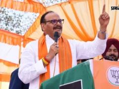मेरठ: ब्रजेश पाठक ने कहा ‘नौकरी मत करो, ई-रिक्शा ले लो’, बहस छिड़ी