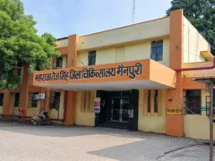 मैनपुरी: हर माह करीब 900 लोग कुत्ते व बंदर के काटने से एंटी‑रेबीज के लिए पहुंचते