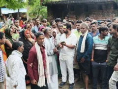रायबरेली: अमरोहा में मृत विकास के परिजनों ने पांच घंटे हंगामा, अंतिम संस्कार रोका