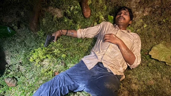 श्रावस्ती: दुष्कर्म के आरोपी ने दरोगा की पिस्टल छीन कर चार राउंड फायर, आरोपी घायल गिरफ्तार