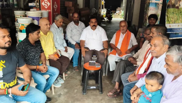 सोनभद्र: बूथ‑17 में कार्यकर्ताओं ने पीएम मोदी की ‘मन की बात’ सुनकर संदेश पहुँचाने का संकल्प लिया