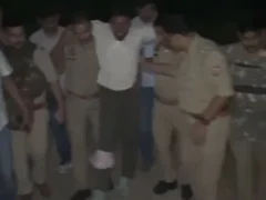 मथुरा: गोवर्धन में मुठभेड़ के बाद वांछित मुस्ताक गिरफ्तार, पैर में गोली लगी