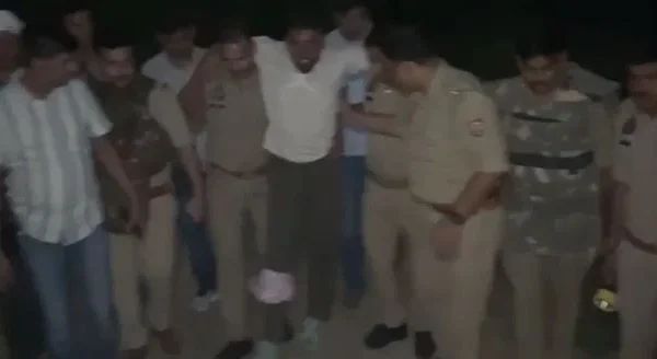 मथुरा: गोवर्धन में मुठभेड़ के बाद वांछित मुस्ताक गिरफ्तार, पैर में गोली लगी