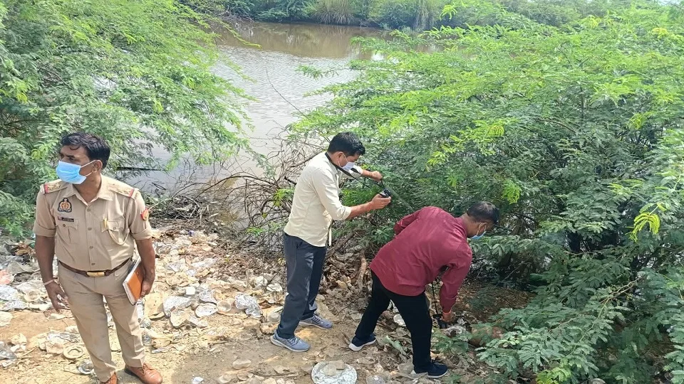 मथुरा: मेले से गायब 9 वर्षीय बच्चे की हत्या, आधा शव झाड़ियों में मिला