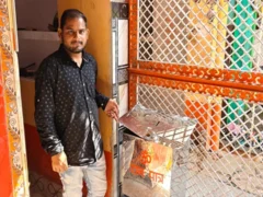 कानपुर नगर: पंचमुखी हनुमान मंदिर में 1 चोर ने रात 3 बजे दान पेटिका से नगदी चुराई