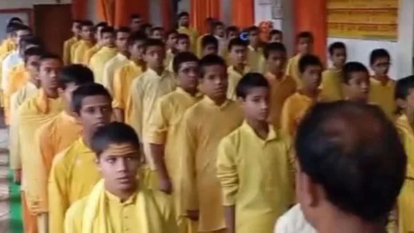 चित्रकूट: विद्या मंदिरों में 150वीं वर्षगांठ पर 8,622 ने सामूहिक वंदे मातरम गाया