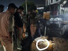 देवरिया: बैतालपुर डिपो के पास पाइपलाइन पर पेट्रोल रिसने की चर्चा, अधिकारी बोले मिट्टी में जंग