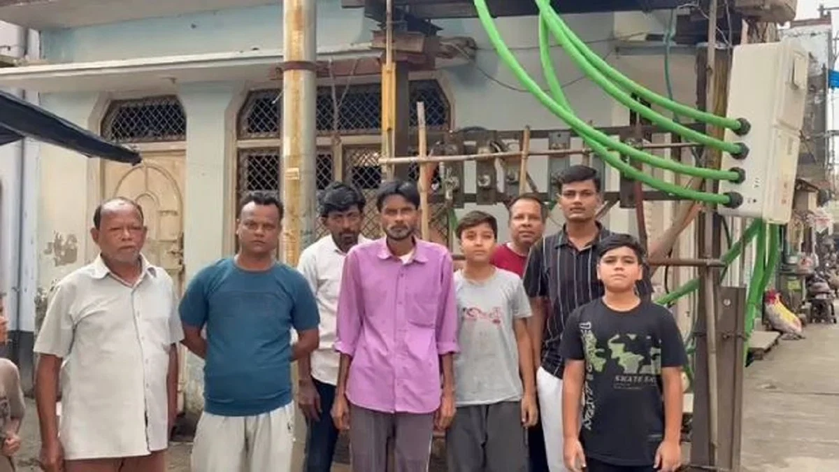 बरेली: जखीरा में 3 दिन से बिजली बंद, आठ हजार आबादी पानी के लिए तरसी