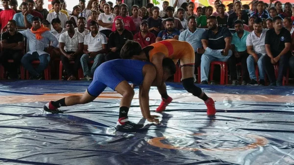 देवरिया: 70वीं प्रादेशिक विद्यालयीय कुश्ती प्रतियोगिता का आगाज, 1,000 से अधिक खिलाड़ी