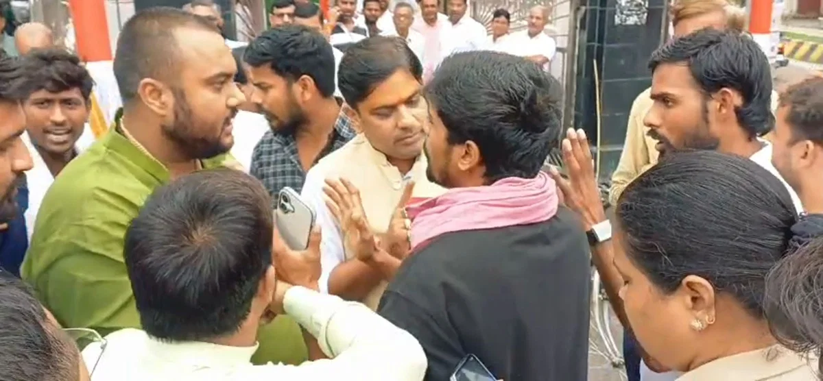 रायबरेली: शहीद चौक पर युवाओं व भाजपाइयों में नोकझोंक, पुलिस ने शांत किया