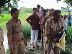 प्रयागराज: धान के खेत में मिली करीब 50 वर्षीय महिला की लाश, हत्या की आशंका