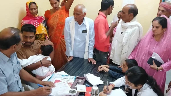 अम्बेडकर नगर: एक दिन में जिला अस्पताल में 2,013 मरीज पहुंचे
