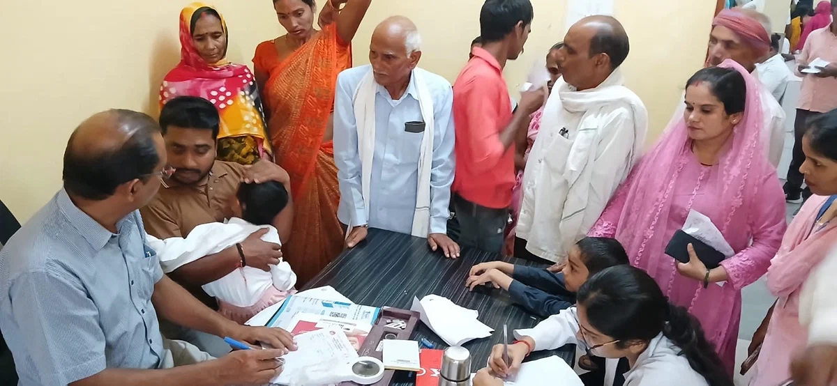 अम्बेडकर नगर: एक दिन में जिला अस्पताल में 2,013 मरीज पहुंचे