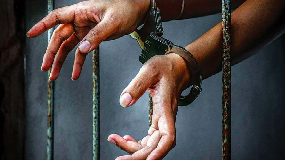 आगरा: नाबालिग से दुष्कर्म कर वीडियो बनाकर धमकी, आरोपी गिरफ्तार