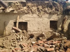 इटावा बकेवर: बिजौली गांव में बारिश से 2 मकान धराशायी, गृहस्थी बुरी तरह बर्बाद