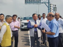 उन्नाव: सोनिक टोल पर जलभराव, ट्रांसमिशन एक्सईएन से जवाब तलब, 8 पम्प लगे