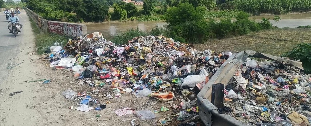 कासगंज: छह करोड़ खर्च के बावजूद कूड़ा निस्तारण योजना रुकी, मशीनें नहीं आईं