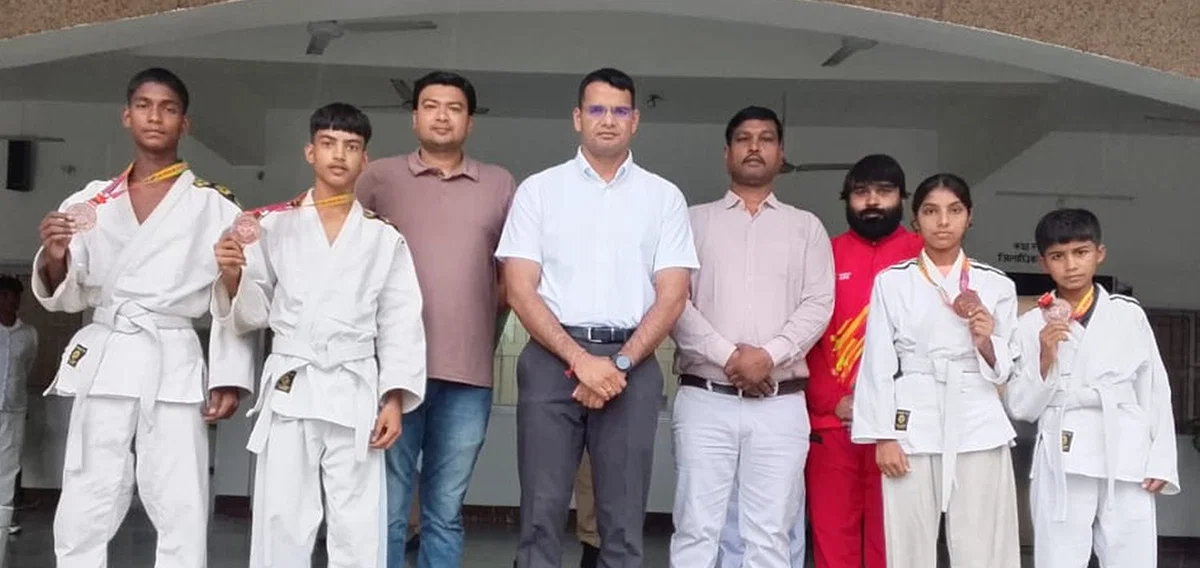 बलरामपुर: प्रदेश स्तरीय जूडो में चार खिलाड़ियों ने कांस्य जीता, डीएम ने किया सम्मान