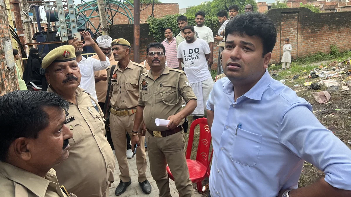 मऊ: शादी के बीच हाईटेंशन लाइन से झटका, तीन लोगों की मौत