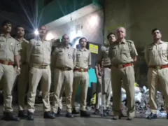 मेरठ: केसरगंज मस्जिद के बाहर हनुमान चालीसा पाठ का एलान, पुलिस ने देर रात पहरा बढ़ाया