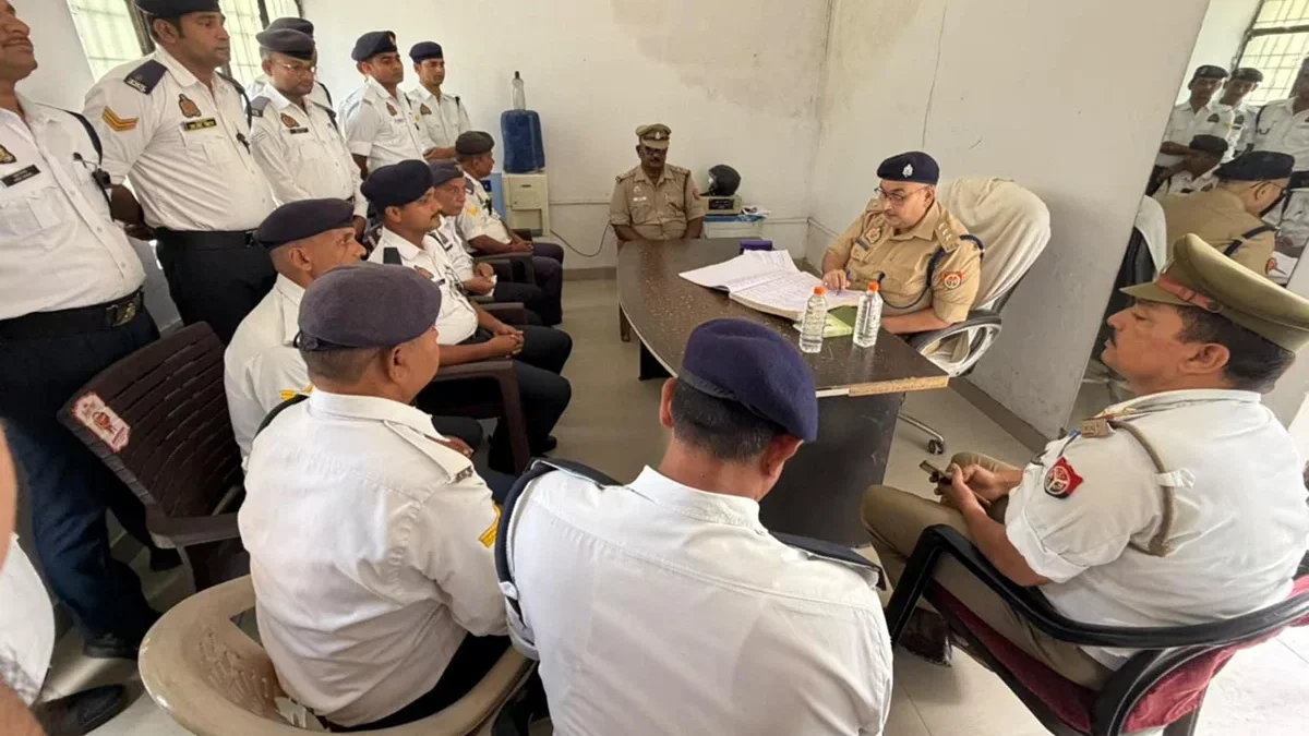 श्रावस्ती: सीओ यातायात अवधेश कुमार ने यातायात सुधार के सख्त निर्देश दिए