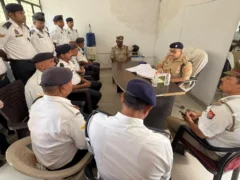 श्रावस्ती: सीओ यातायात अवधेश कुमार ने यातायात सुधार के सख्त निर्देश दिए