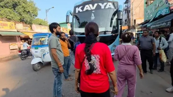 हमीरपुर: एआरटीओ ने तीन स्लीपर डबल डेकर बसें सीज कीं, चालान 40-50 हजार