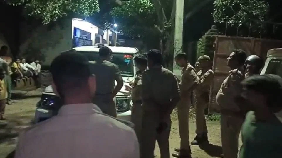 लखनऊ: नशे में डाला चालक ने सड़क किनारे लोगों पर गाड़ी चढ़ाई, 1 की मौत