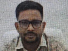 इटावा: आगरा‑लखनऊ एक्सप्रेसवे पर टक्कर, डीएफओ व चालक की मौत, 3 घायल