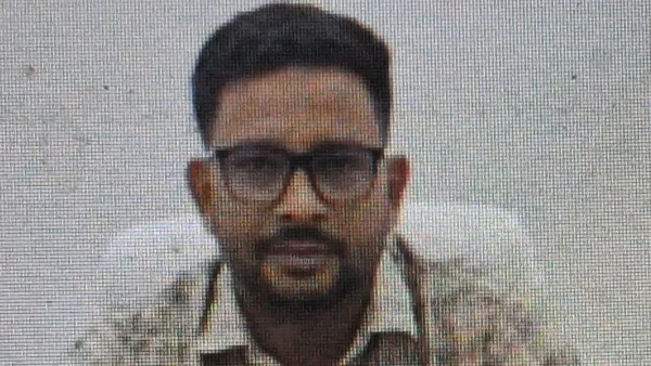 इटावा: आगरा‑लखनऊ एक्सप्रेसवे पर टक्कर, डीएफओ व चालक की मौत, 3 घायल
