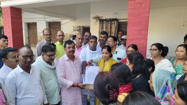 गाज़ीपुर: शिक्षामित्रों ने सुपरटेट छूट व सेवानिवृत्ति 62 साल की मांग