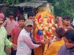 भदोही: भव्य शोभायात्रा में बप्पा को नम आँखों से विदाई, भीड़ उमड़ी