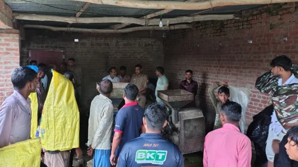 लखीमपुर खीरी: बारिश में कच्ची दीवार ढही, पति-पत्नी व 8 वर्षीय पुत्र की मौत