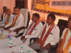 हापुड़: गन्ना समिति चेयरमैन लौटे, किसानों ने 14 दिन में भुगतान की मांग की