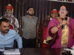 कानपुर: नगर निगम सदन में सपा-भाजपा पार्षद आपस में उलझे, आयुक्त को घेरा