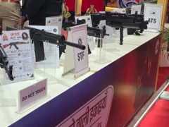 गौतमबुद्ध नगर (नोएडा) में यूपी इंटरनेशनल ट्रेड शो: पुलिस के स्टॉल ने खींचा तगड़ा रुझान, 3 किलोमीटर तक मारक हथियार मौजूद