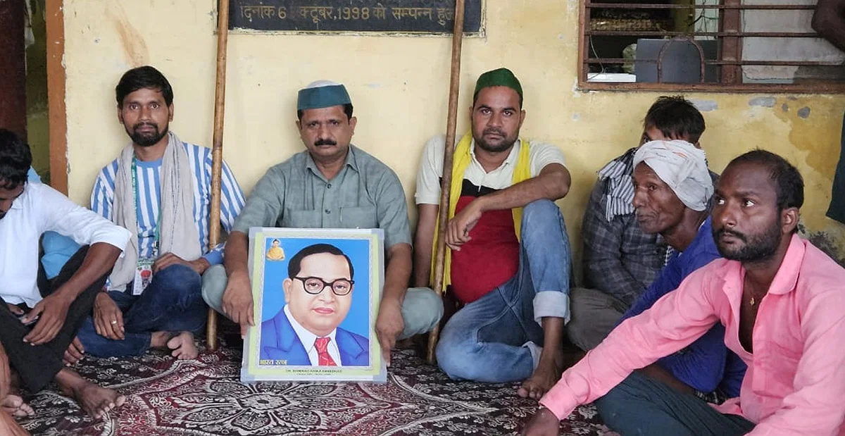 अमेठी: महुआ बोझ कठौरा में चार दिन से बिजली गुल, किसानों ने तिलोई उपकेंद्र पर किया प्रदर्शन