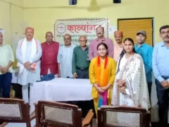 आज़मगढ़: हरवंशपुर विद्यालय में कवि गोष्ठी, रचना पर स्थानीय कवियों ने तालियाँ बटोड़ीं